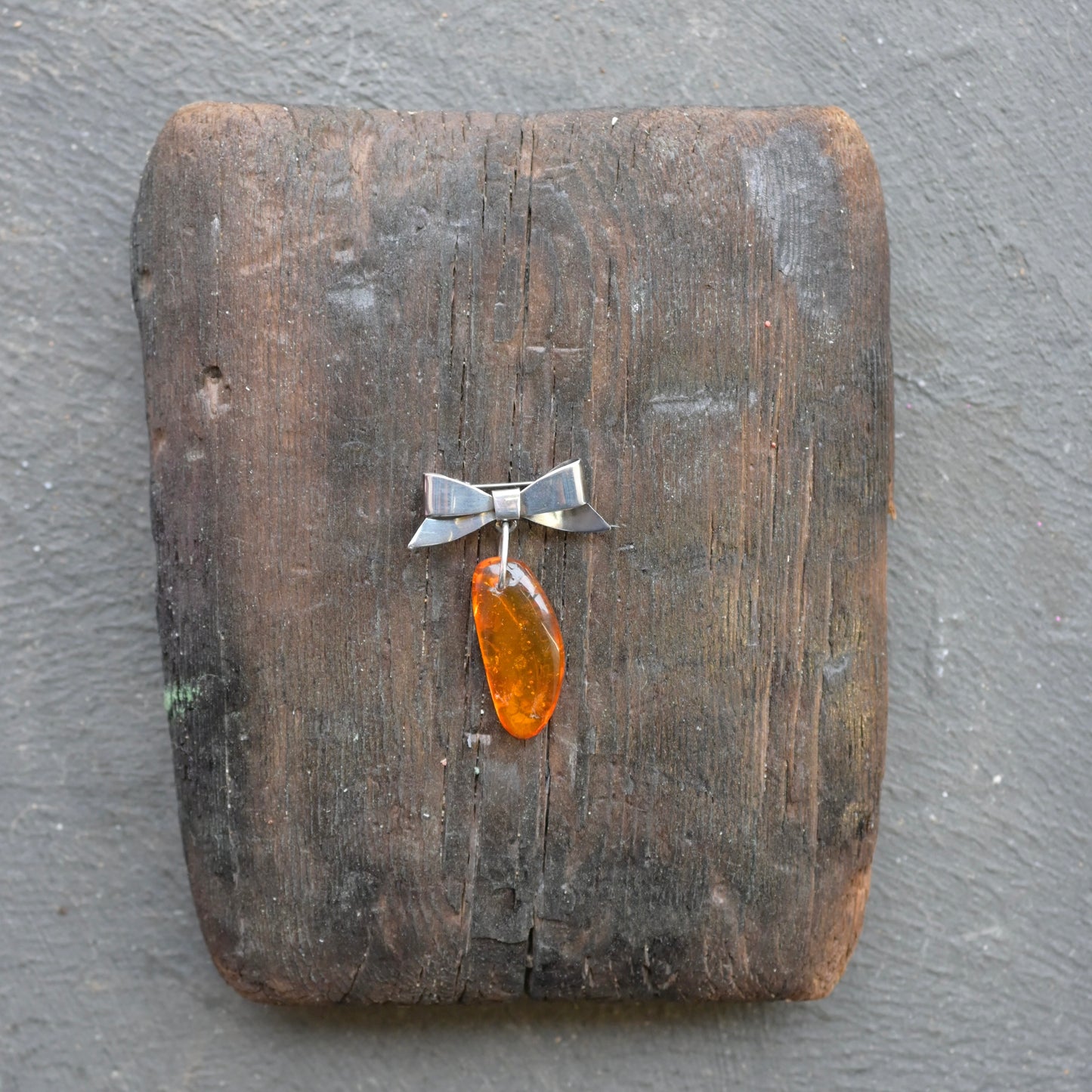 amber bow (draft) - check description - Smith & Sun