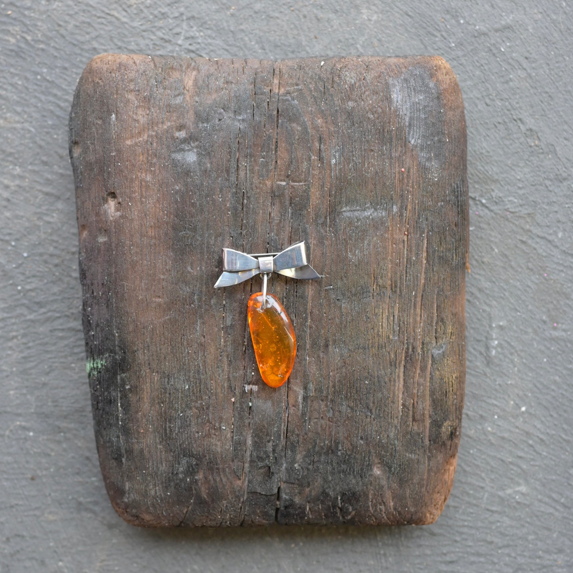 amber bow (draft) - check description - Smith & Sun