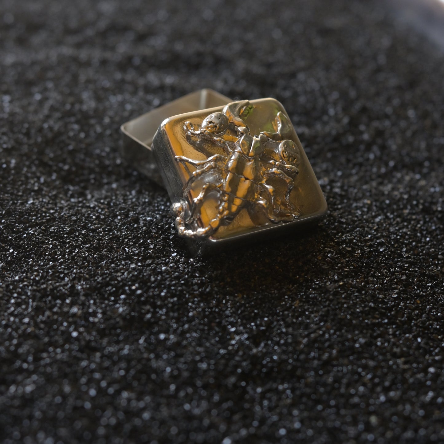 scorpio pill pot