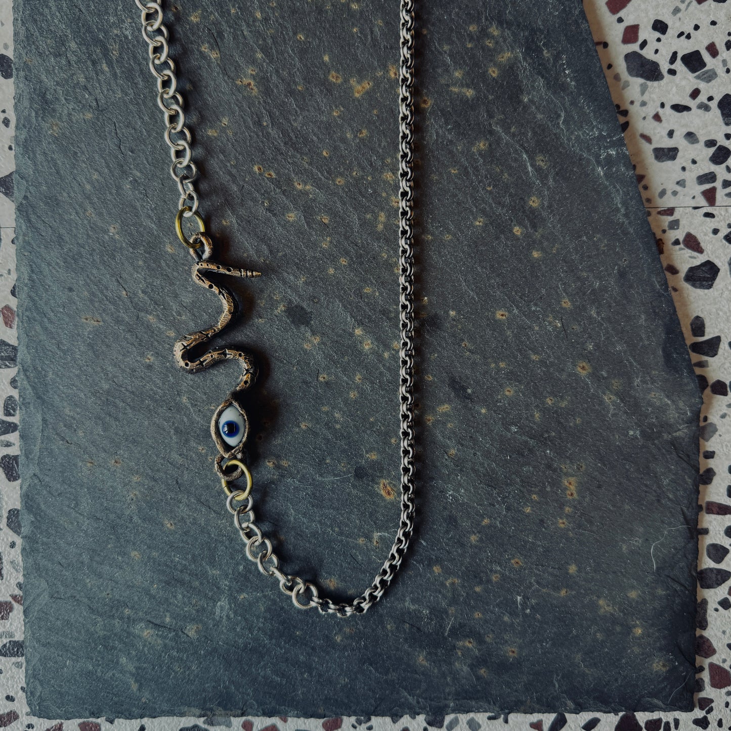 Insights of the Nāgá