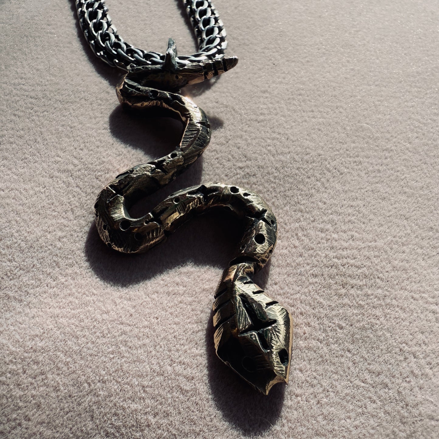 Ecdysis of the Nāgá