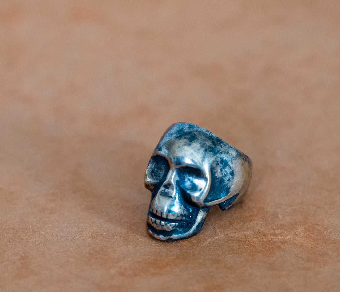 Large skull ring - Smith & Sun